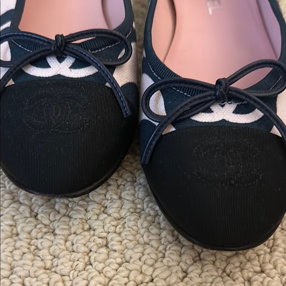 Chanel Black and Pale pink Women's Flats - Picture 6 of 7